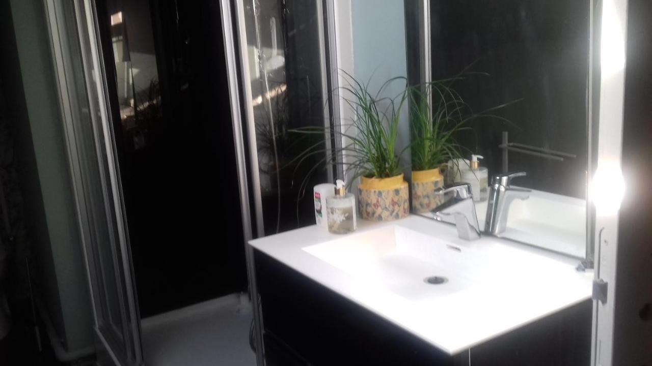 Chambre Dans Maison Privee Awoingt Exterior photo
